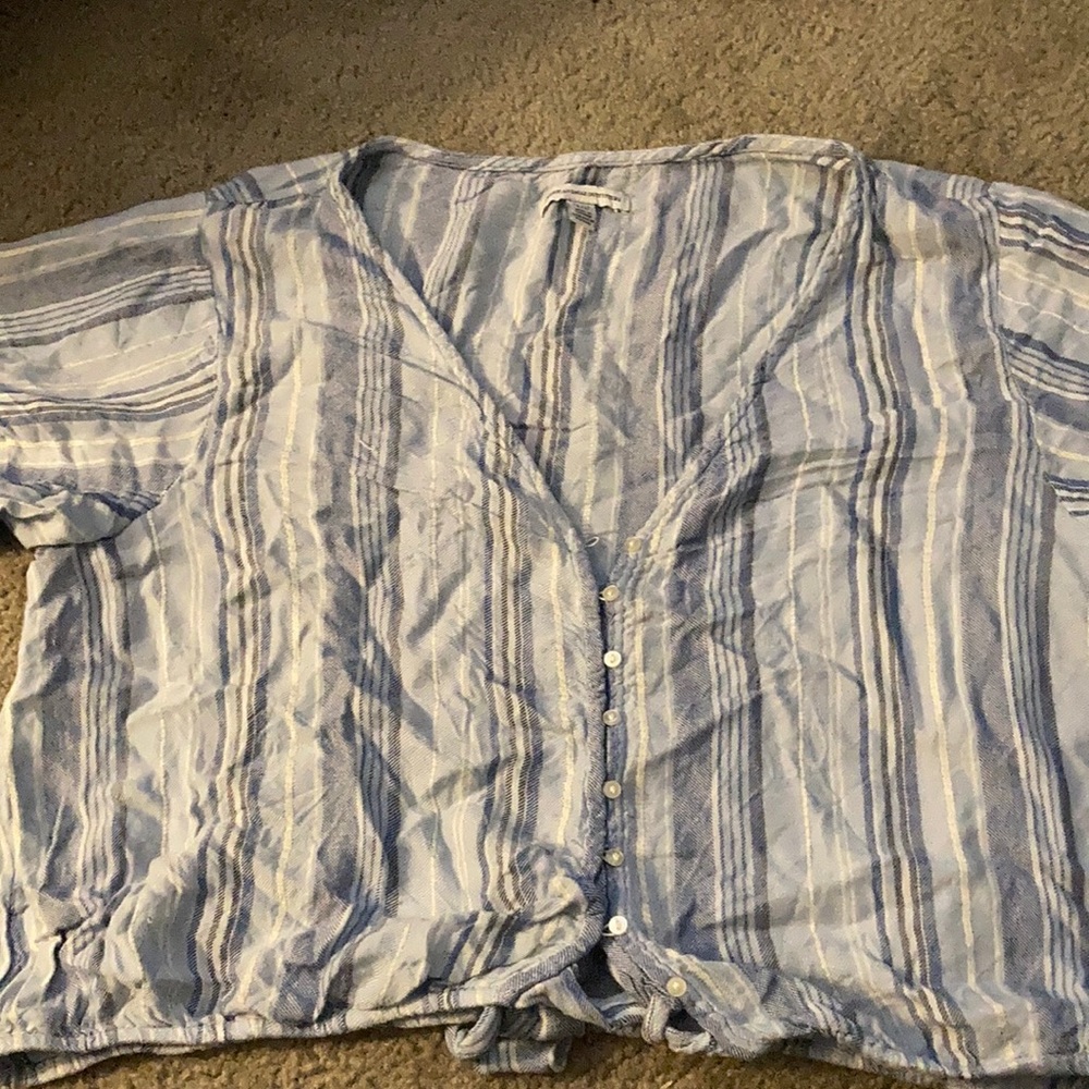 American Eagle button up crop top. Long sleeve
